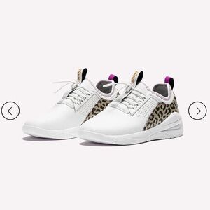 Clove Women’s Classic Sneaker